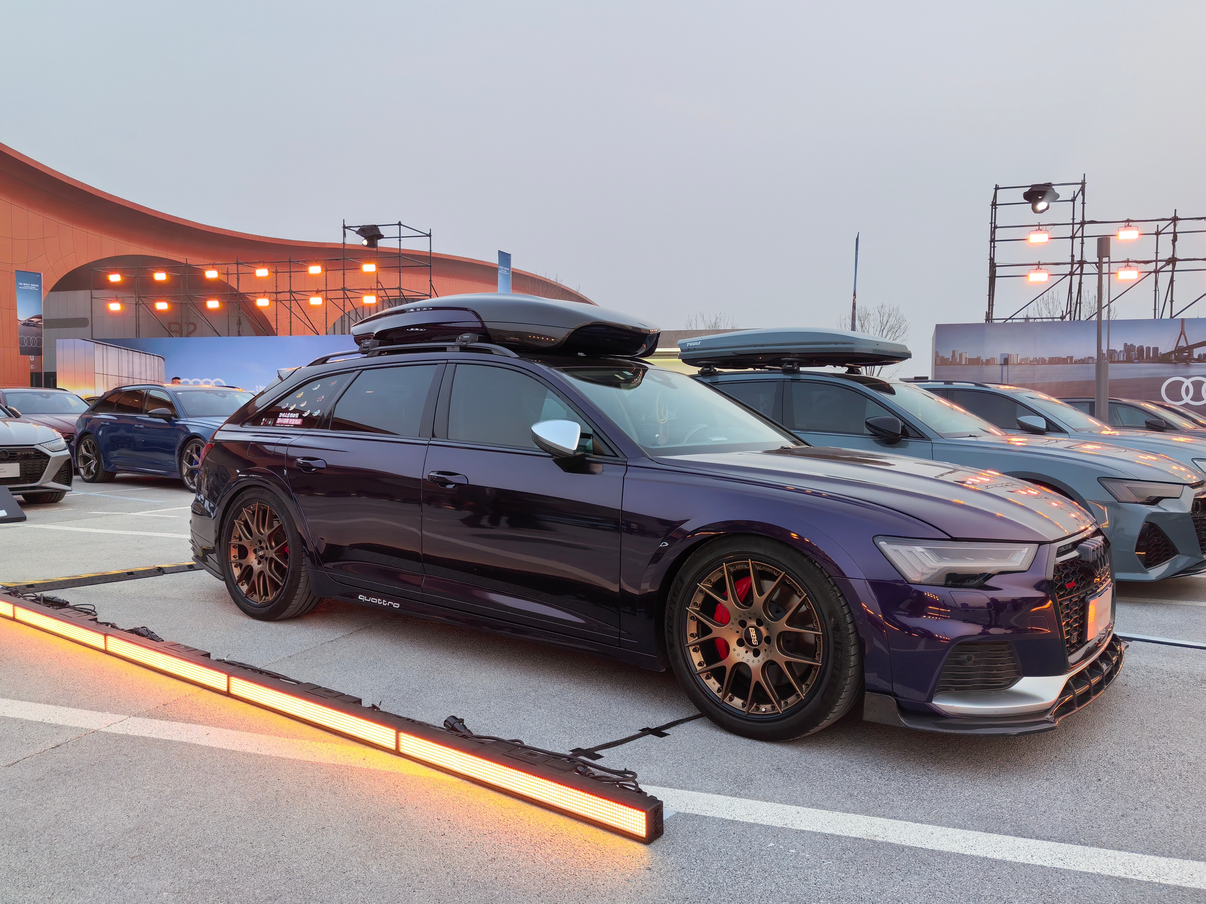 全新奥迪A6L上市发布会现场，各带A6都来啦，从C3到C8，还有今儿的主角，哪代