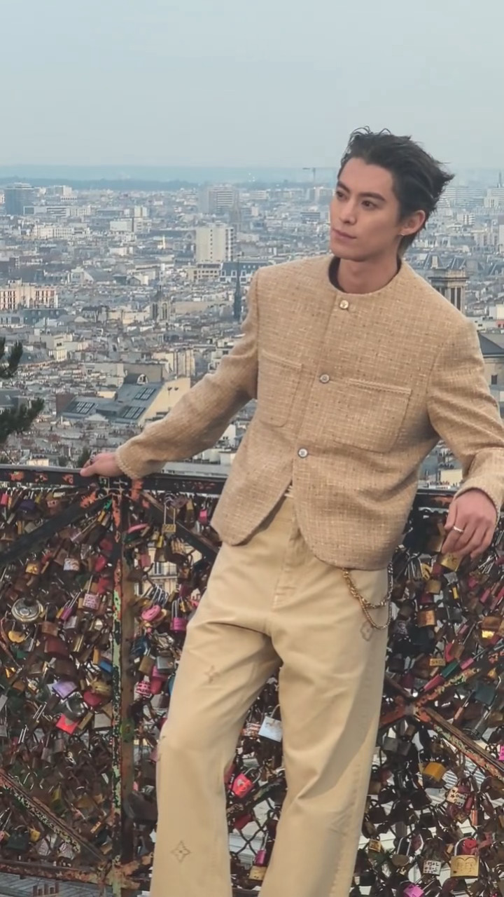 王鹤棣LV大秀丨Dylan Wang闪耀巴黎中✨王嘉尔王鹤棣徐明浩合影