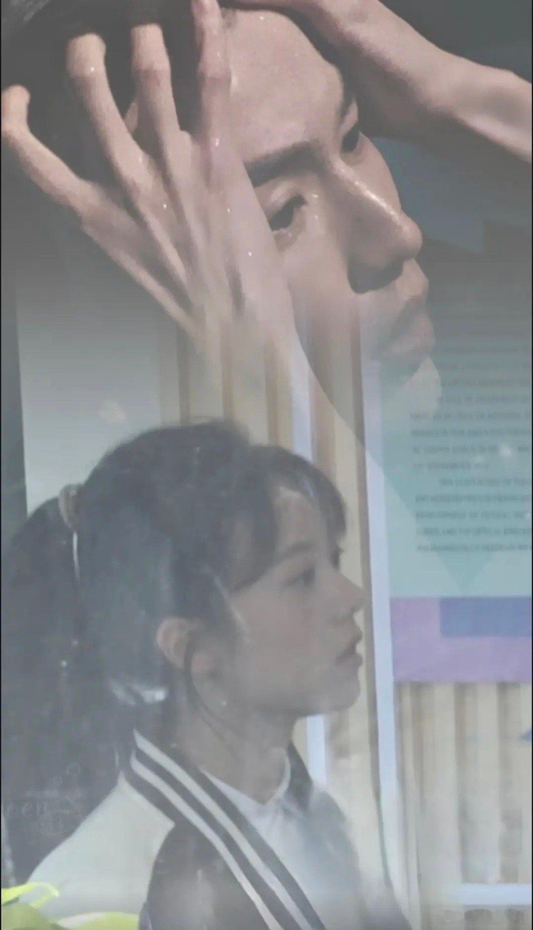 张凌赫和赵今麦居然这么像[哆啦A梦害怕] 这侧脸简直一模一样 ​​​