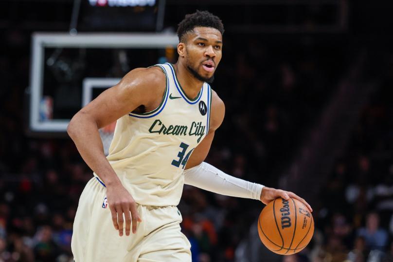 今日名记Brian Windhorst在节目中谈到了雄鹿球星字母哥。主持人：“如