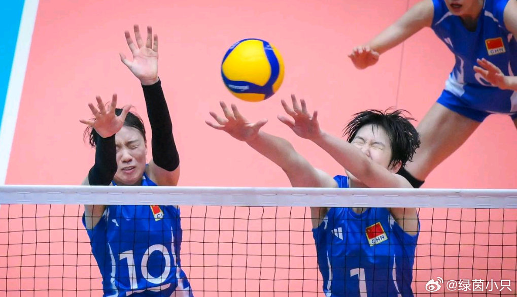 中国女排淘汰日本晋级决赛 3-0零封日本挺进决赛！U18女排全队拦网狂揽13分，