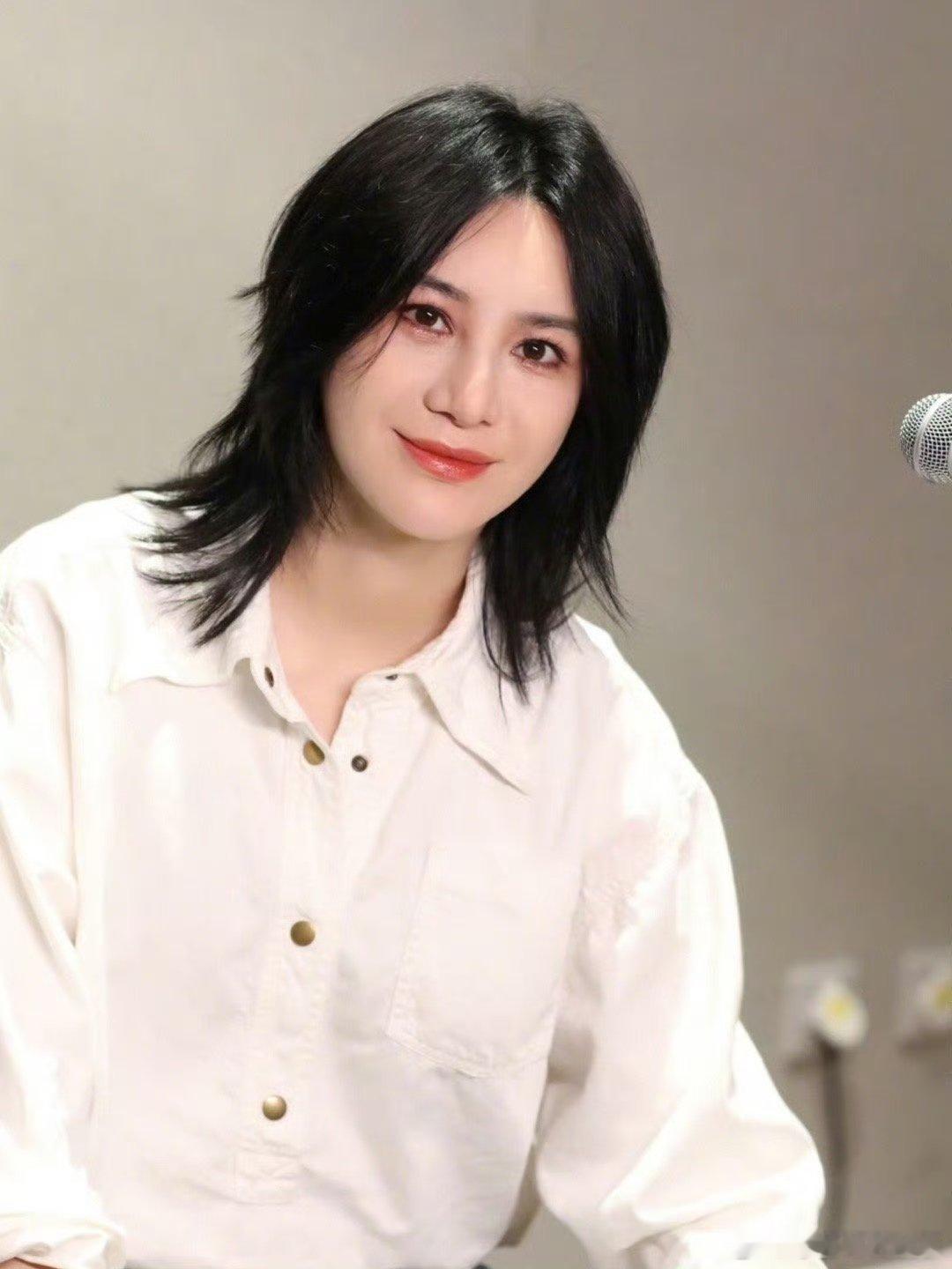 尚雯婕许嘉芸用上海话加密对话 这波乡音默契绝了！原创音乐人许嘉芸自曝上海弄堂记忆