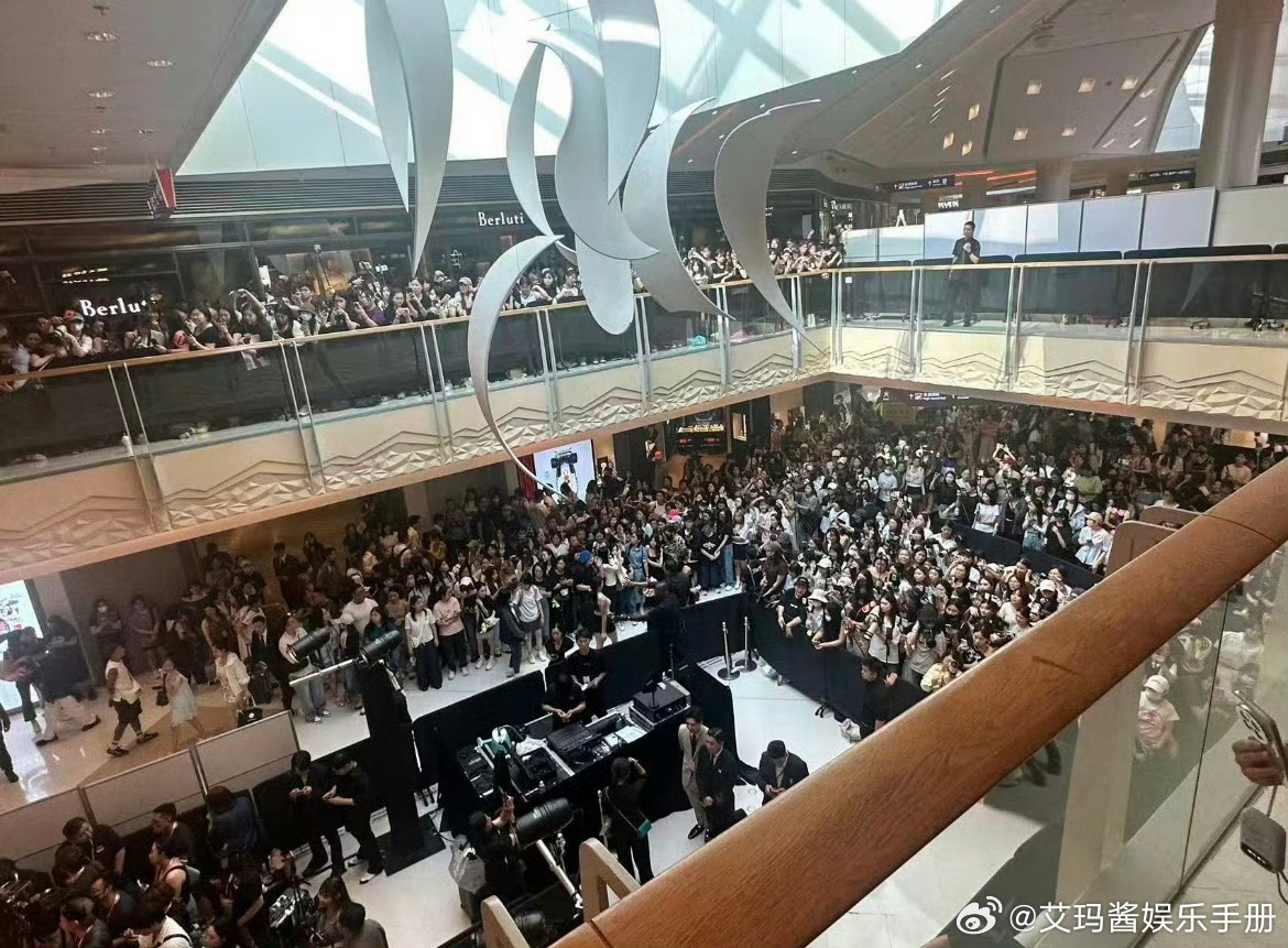 檀健次 张凌赫 林一 今日线下活动人气 ​​​