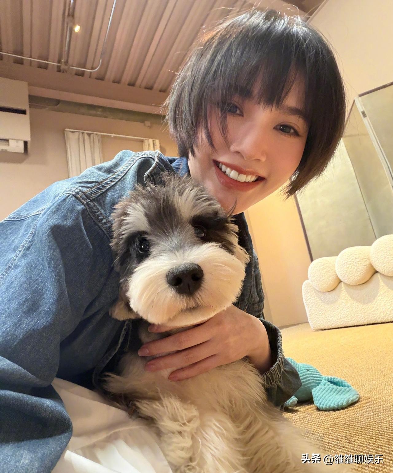 杨丞琳，高调发文。

3月1日，杨丞琳在社交平台高调发文，言语间有开心，也有对时