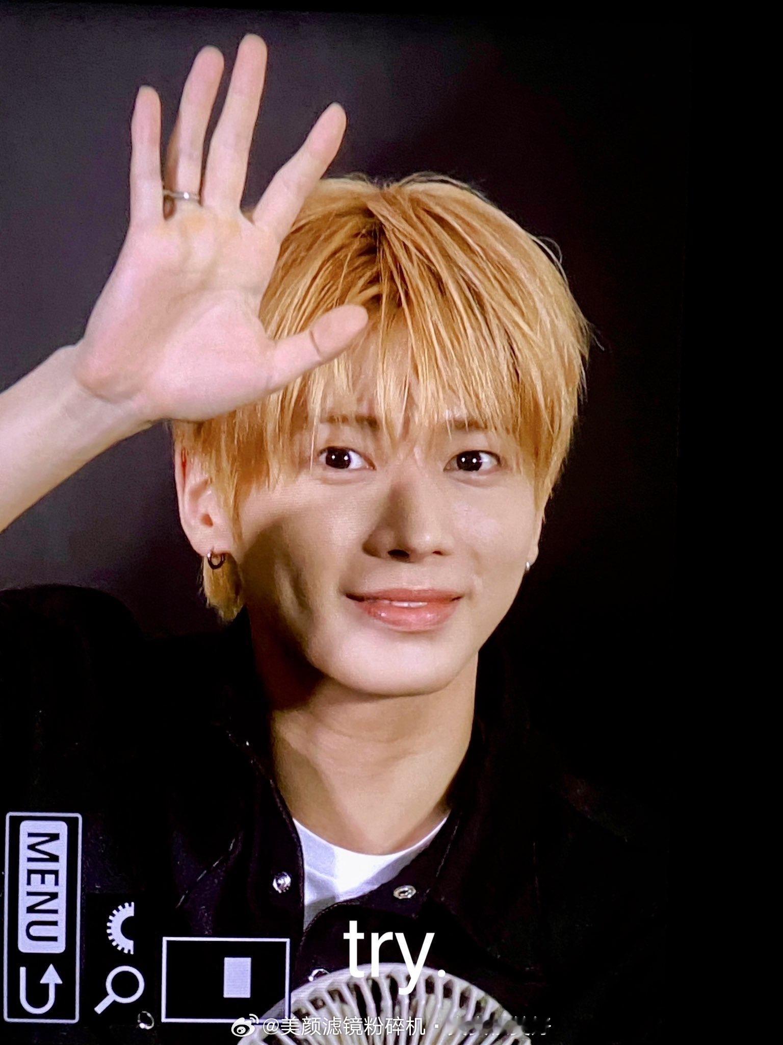 TXT崔秀彬，崔然竣，崔杋圭，姜太显，休宁凯今日签售会饭拍预览图 cr logo