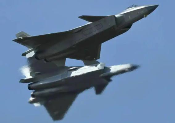 中国歼-20战机数量突破300架后，大概率会面临停产。专家：不是造不起，而是用不