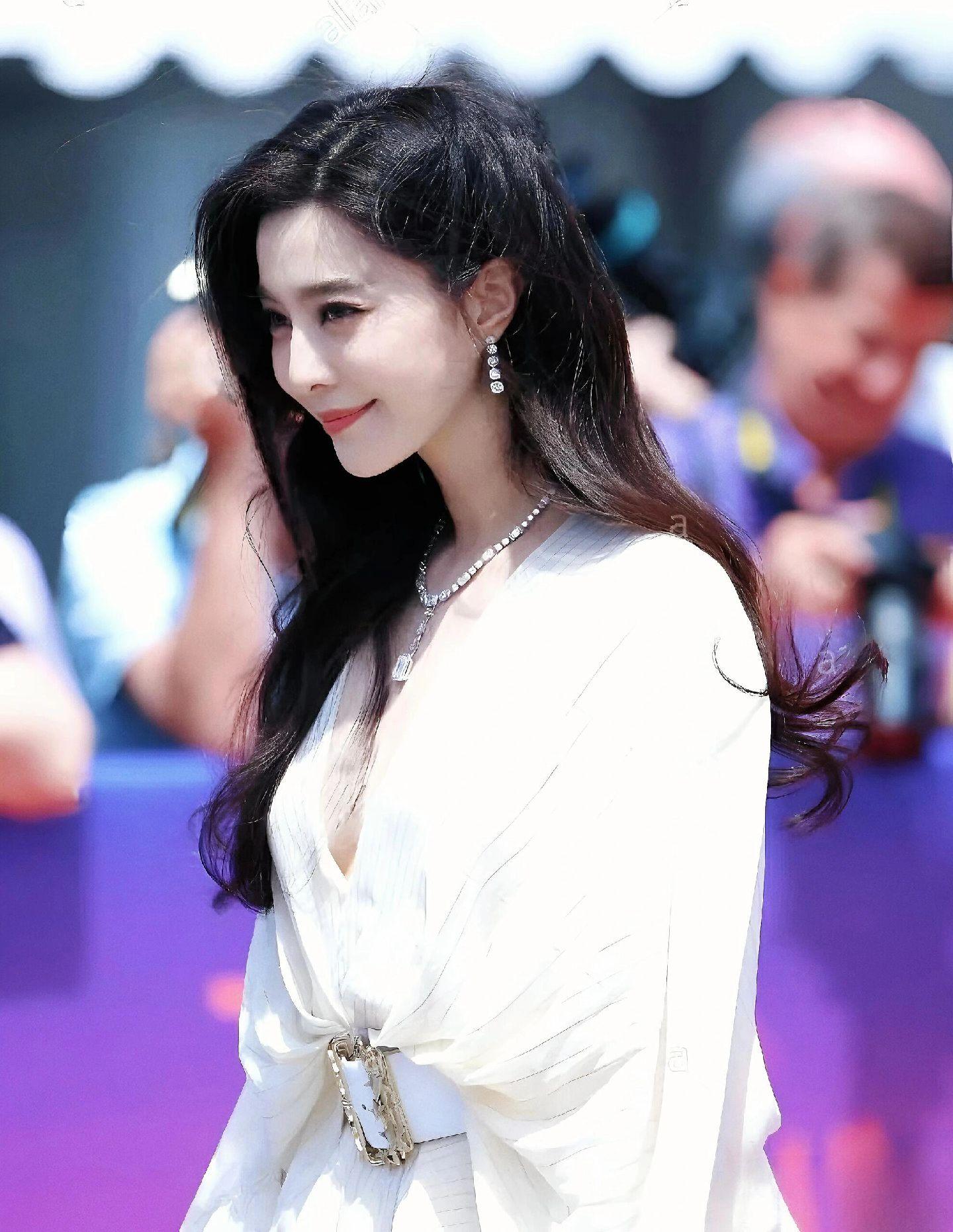 美神降临。