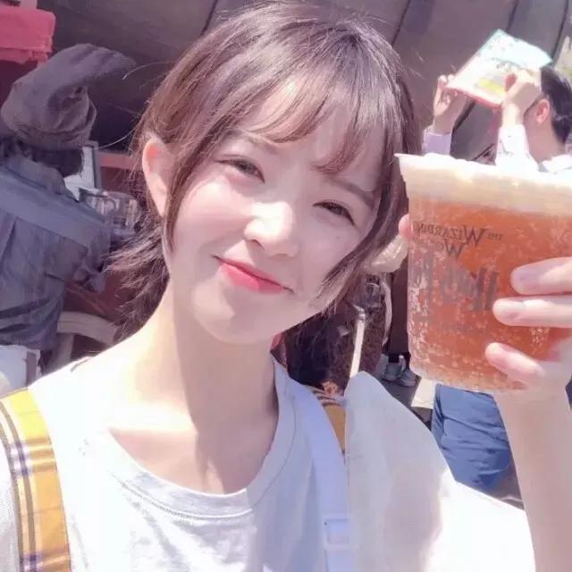 阳光明媚的一天，我在迪士尼乐园喝到了超好喝的饮料！😍🍹迪士尼乐园餐厅 迪士尼