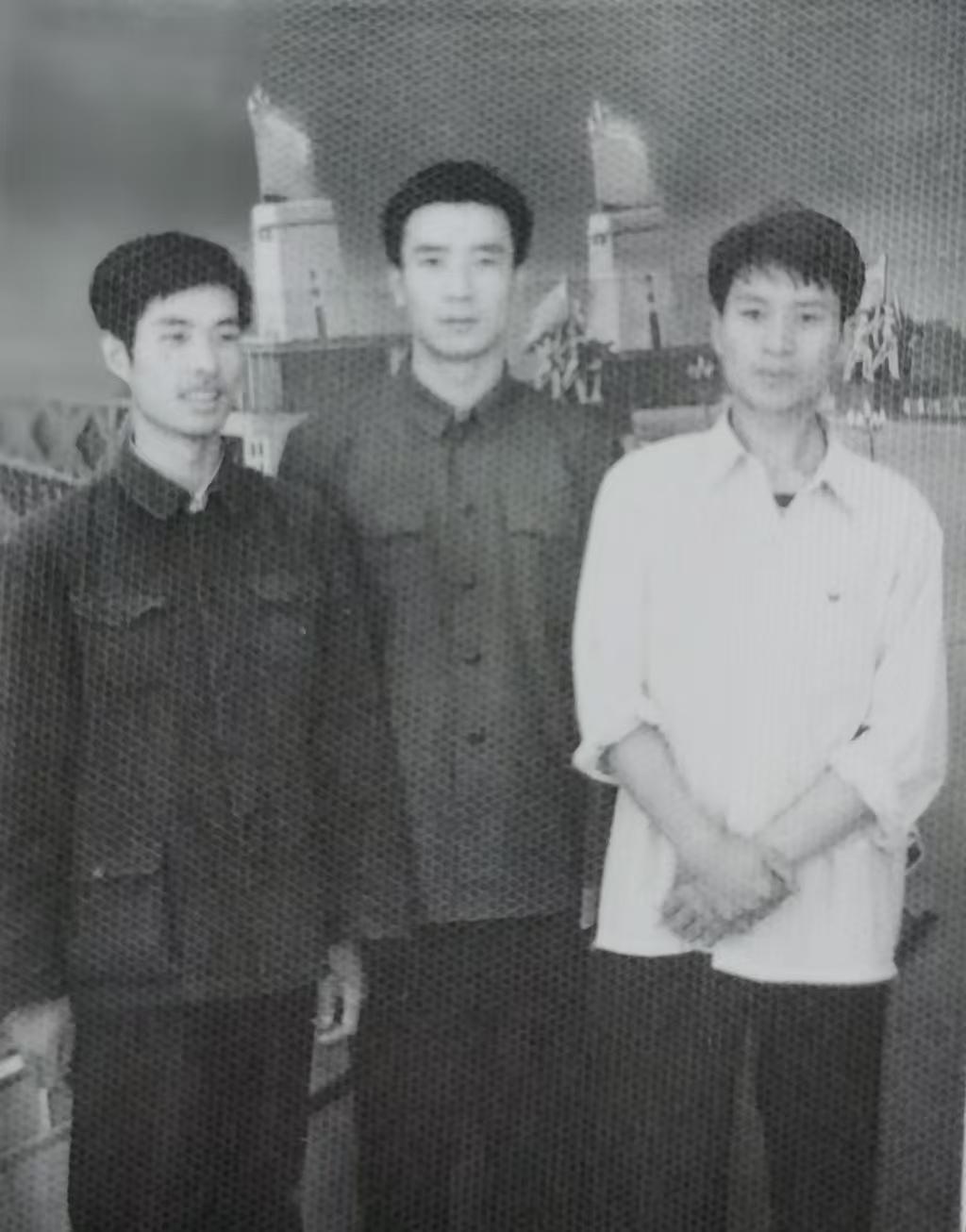 还以为就我喝了酒喜欢给别人打电话，其实，大多数人都一样。昨晚快23点，手机有来电