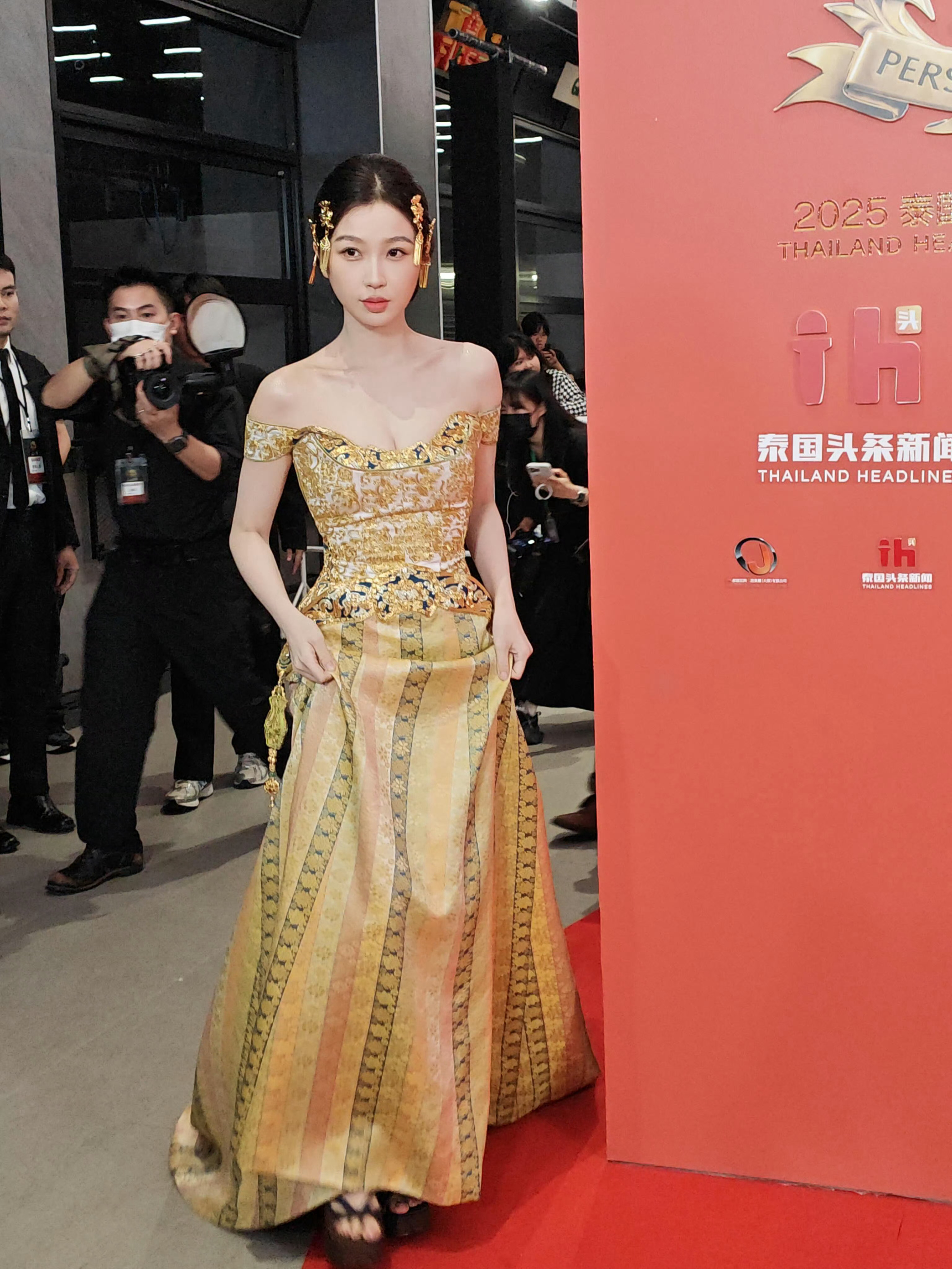 虞书欣泰国红毯压轴  欣欣子出息了！ 这待遇可以呀！虞书欣
