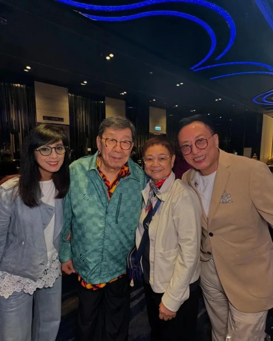 在娱乐圈这个名利场中,有人来来去去,有人长盛不衰。但这大部分仅限于流量明星。TV