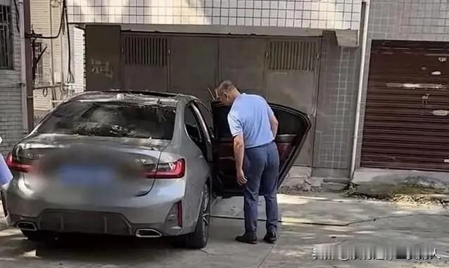 宝马车主该怎么办呢

湖南衡阳小学生“梦游”砸坏车，本来是一件暖心的事。小学生由