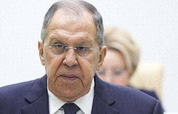 这事儿彻底闹大了，英国现役军人在乌方战死的消息一曝光直接点燃全网热议，俄英两国互