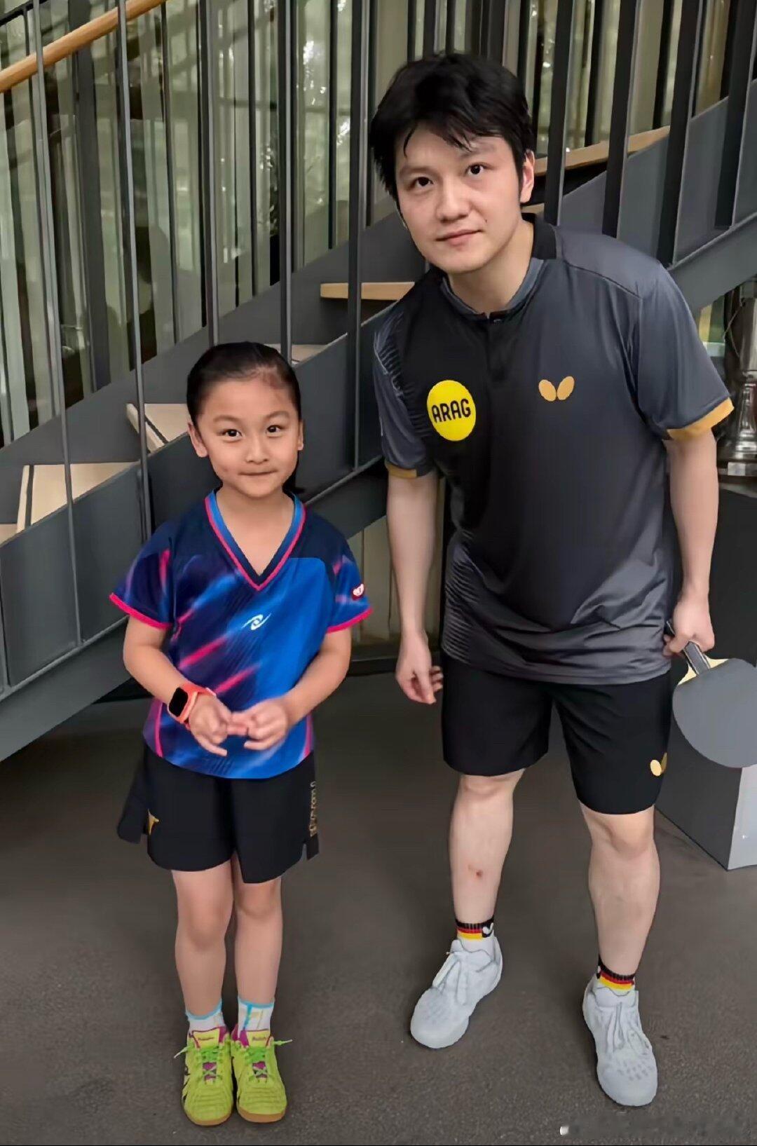 东哥和单晓娜女儿合照 ​​​