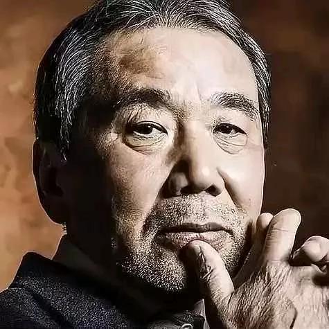 日本作家村上春树曾说：我父亲是侵华日军，我从不吃中国菜，因为我不配，我也不生小孩