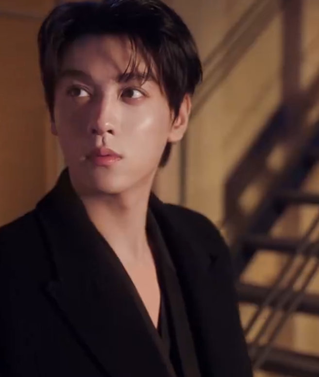 田栩宁享受此刻灿烂 田栩宁不必追光 田栩宁享受此刻灿烂，田栩宁不必追光，你就是你