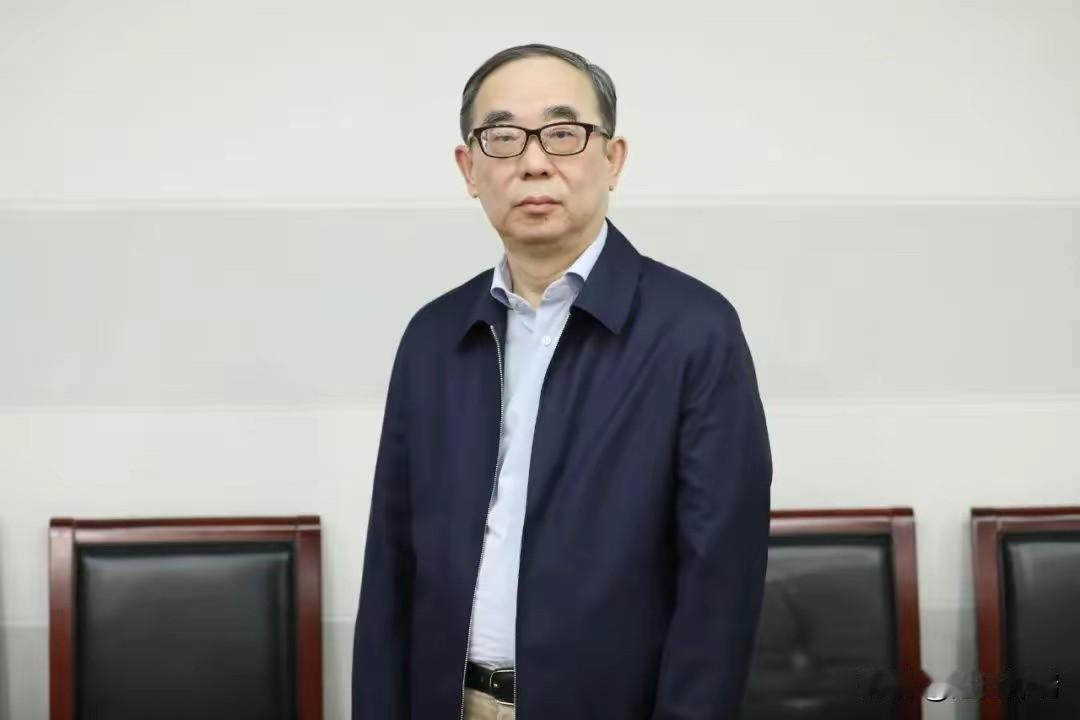 62岁，身家千亿的中国药王孙飘扬，把干了半辈子的公司交了出去。妻子是中国女首富，