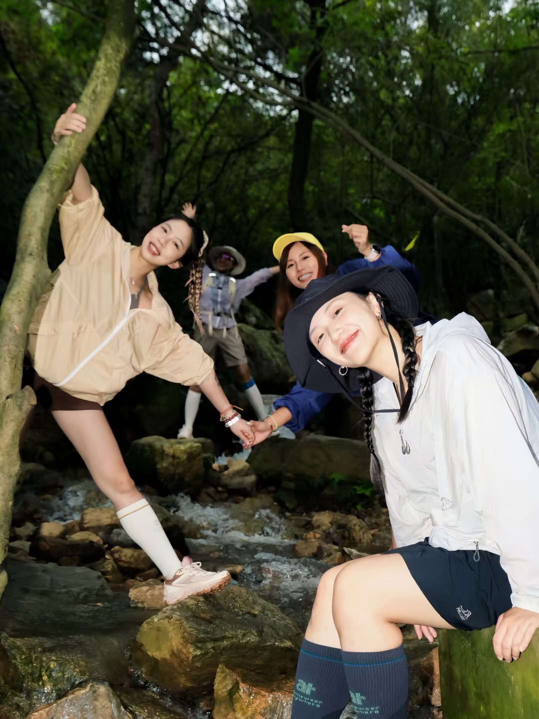 户外吸引力法则｜对的搭子会在山顶相遇