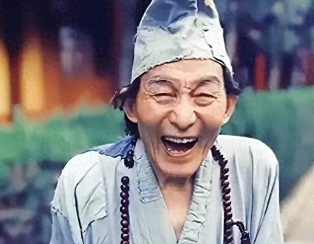 胡歌含泪送别游本昌：济公谢幕，背后的师徒情与人性温度