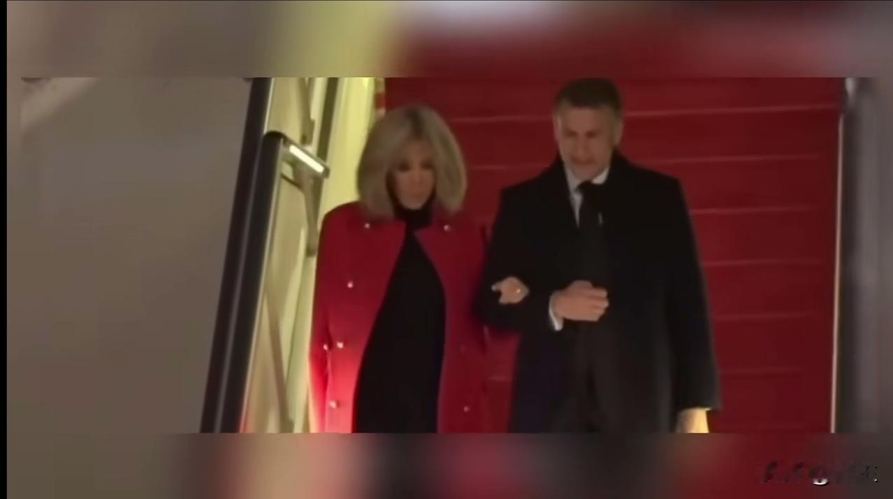 马克龙：我喜欢的人嫁人了，我喜欢的人是我的老师，我喜欢的人比我大24岁。
成功的