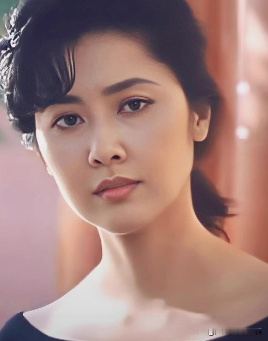 著名演员朱琳曾经是电视剧《西游记》里女儿国王的扮演者，佩服当年导演的选角，太到位