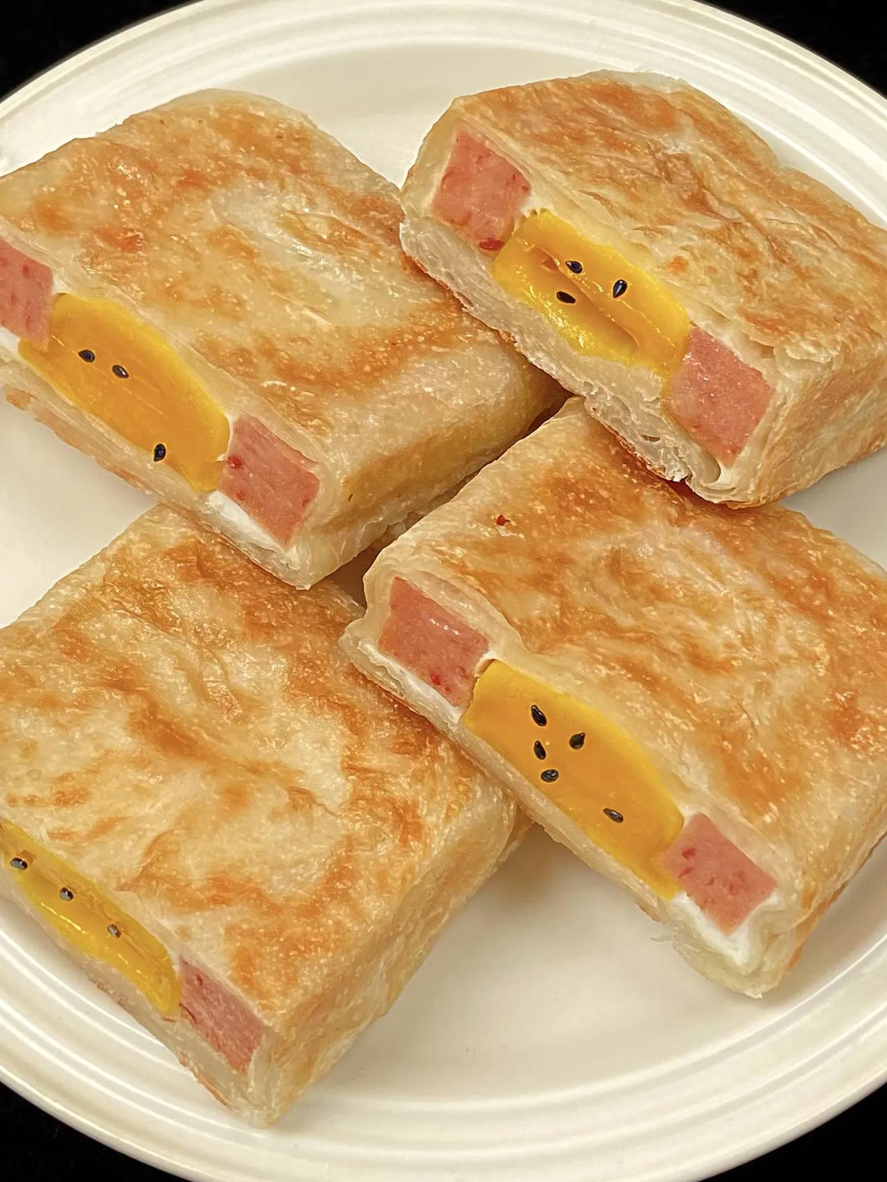 传下去，手抓饼以后都这么吃！
       刷到的时候真的馋到我了!忍不住复刻了