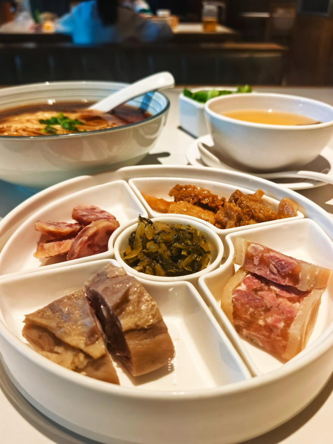 南京三代老店来广州✨手工蟹黄面，尝到地道淮扬风味
逛农讲所附近，偶然打卡这家江南