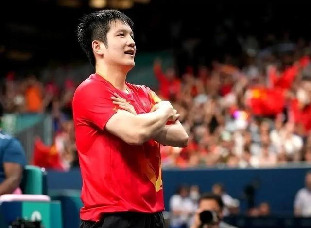 德国人现在最怕的，不是能源危机，是樊振东的手机响。
樊振东加盟萨尔布吕肯俱乐部后