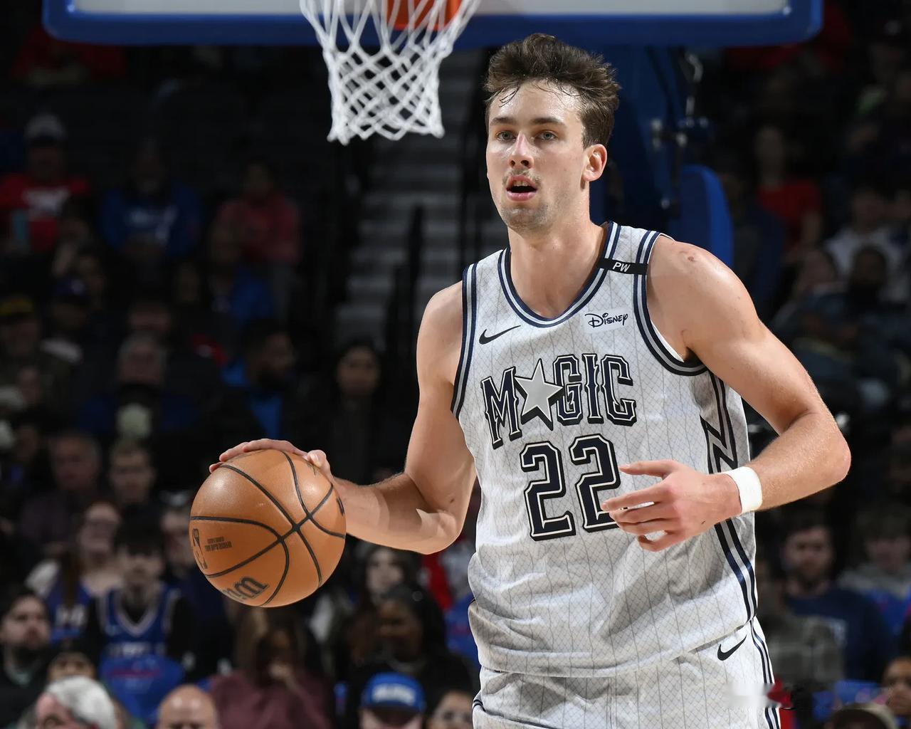 🤕Shams：魔术大将小瓦格纳右斜肌撕裂 将在四周后重新评估
Woj：就算保罗