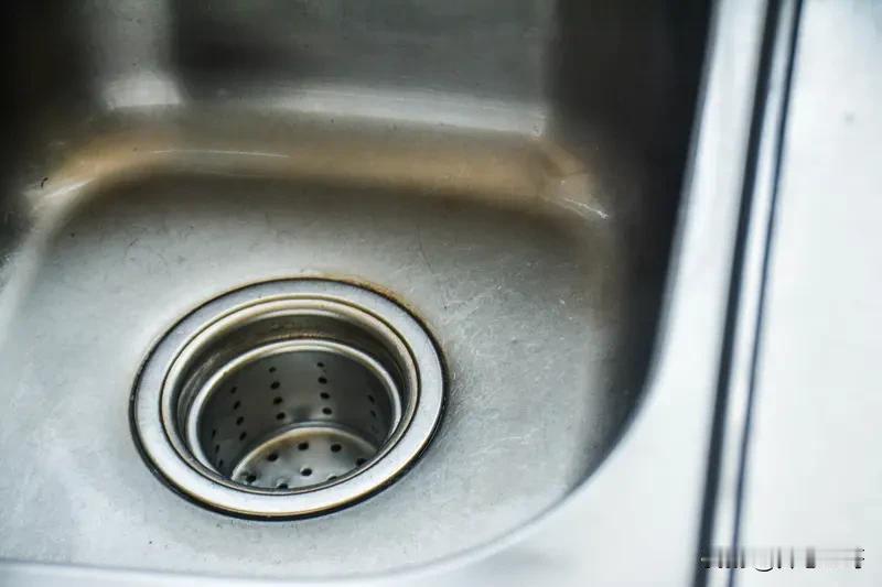厨房下水道经常堵塞怎么办?厨房下水道频繁堵塞根治办法
 
一、日常预防（最关键，