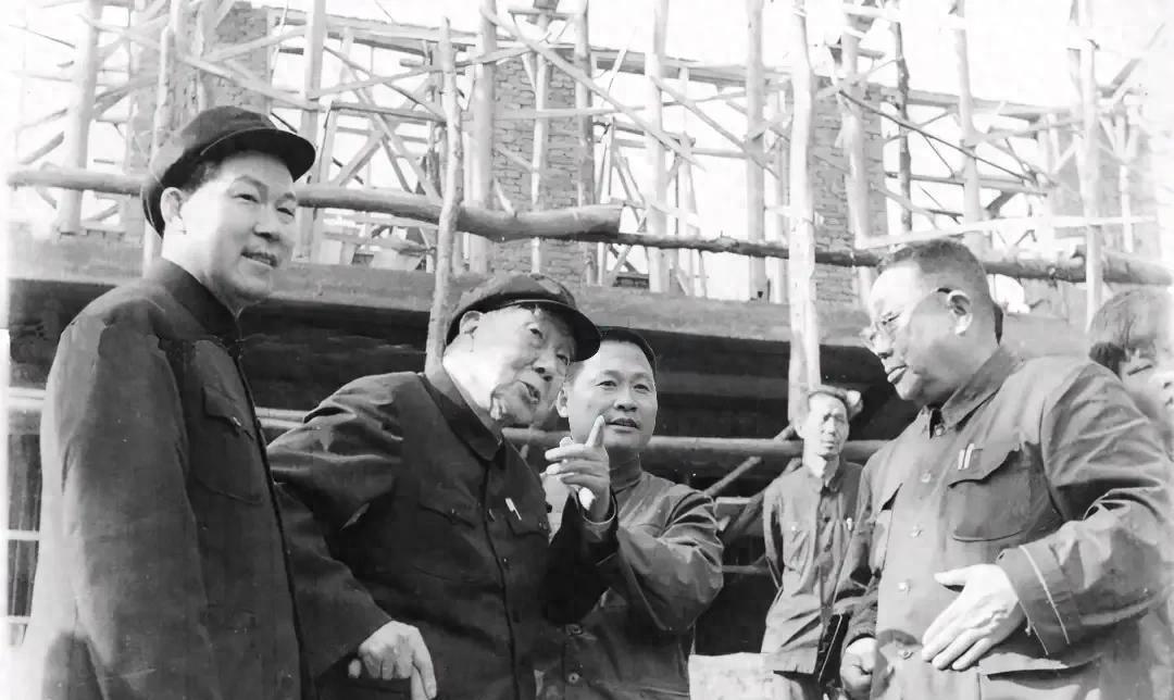 1950年山东一名小贩从监狱被带到北京，直接进入干部队伍并享受18级待遇这是为何