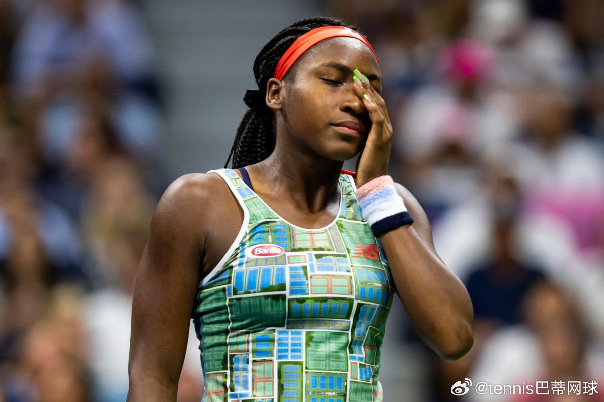 分享芙妹玩推趣事，还有娜娜和芙妹合影高芙闪现推特并发推：“删掉推特一个月，今天刚