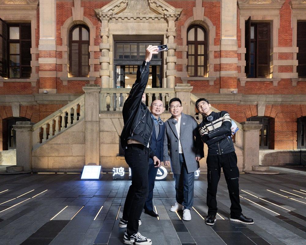 央视直播刚落幕，鸿蒙智行就用8万+交付亮出底牌
《超凡一步｜在一起鸿蒙智行》年度