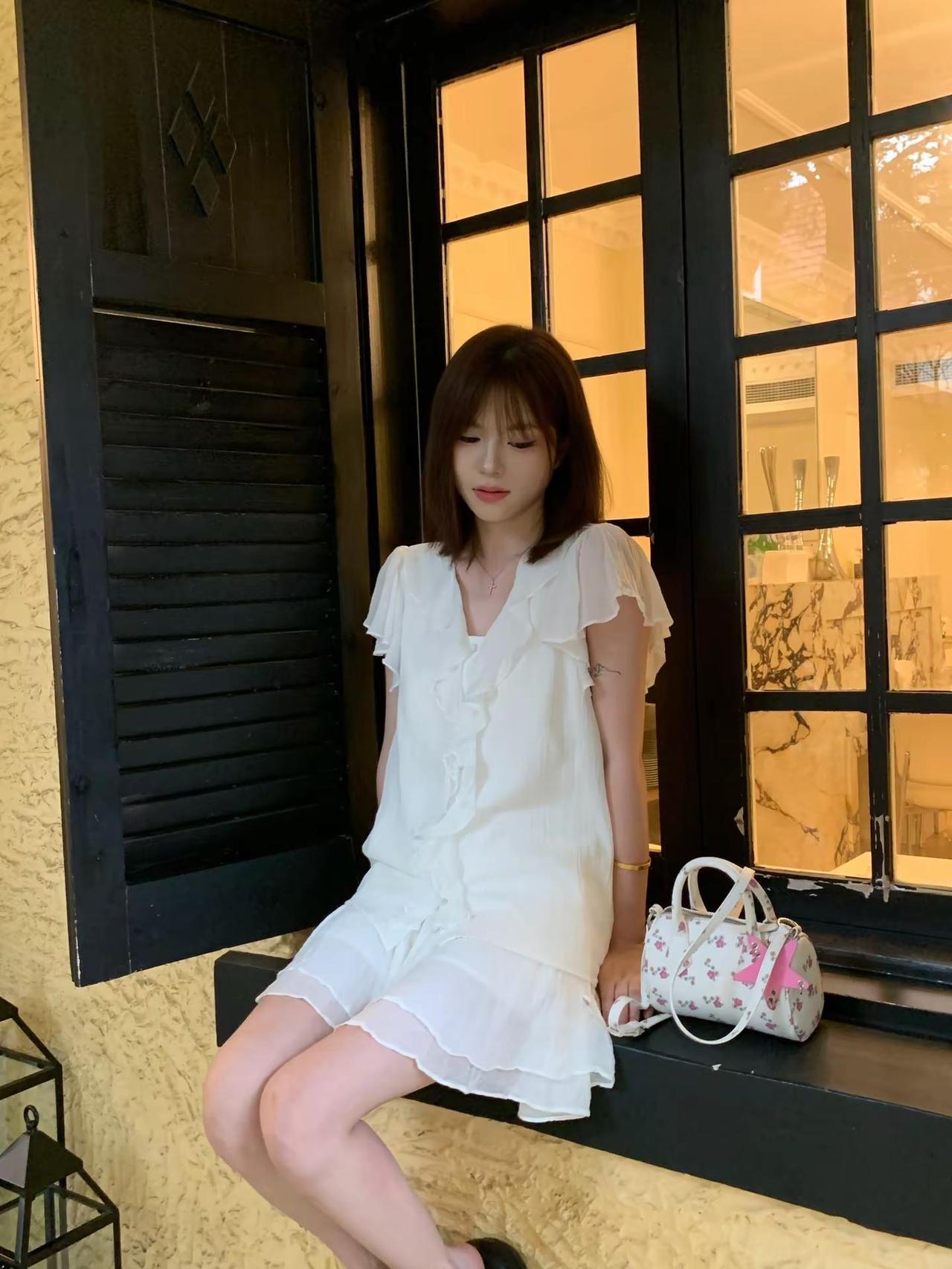 自家老婆 买家秀展示！！🤳🏻。’潮的嘞‘小白裙才是白月光