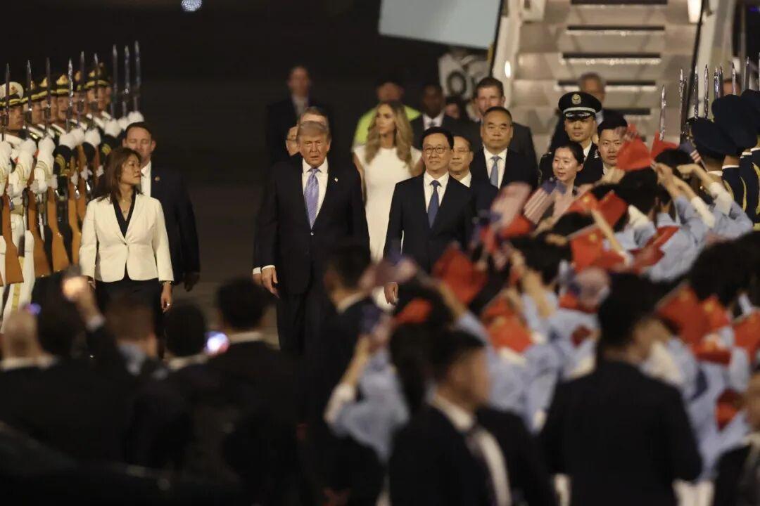 锐评：美国对台军售？中国该亮剑时就亮剑！

台湾问题，纯属中国内政。什么时候轮得