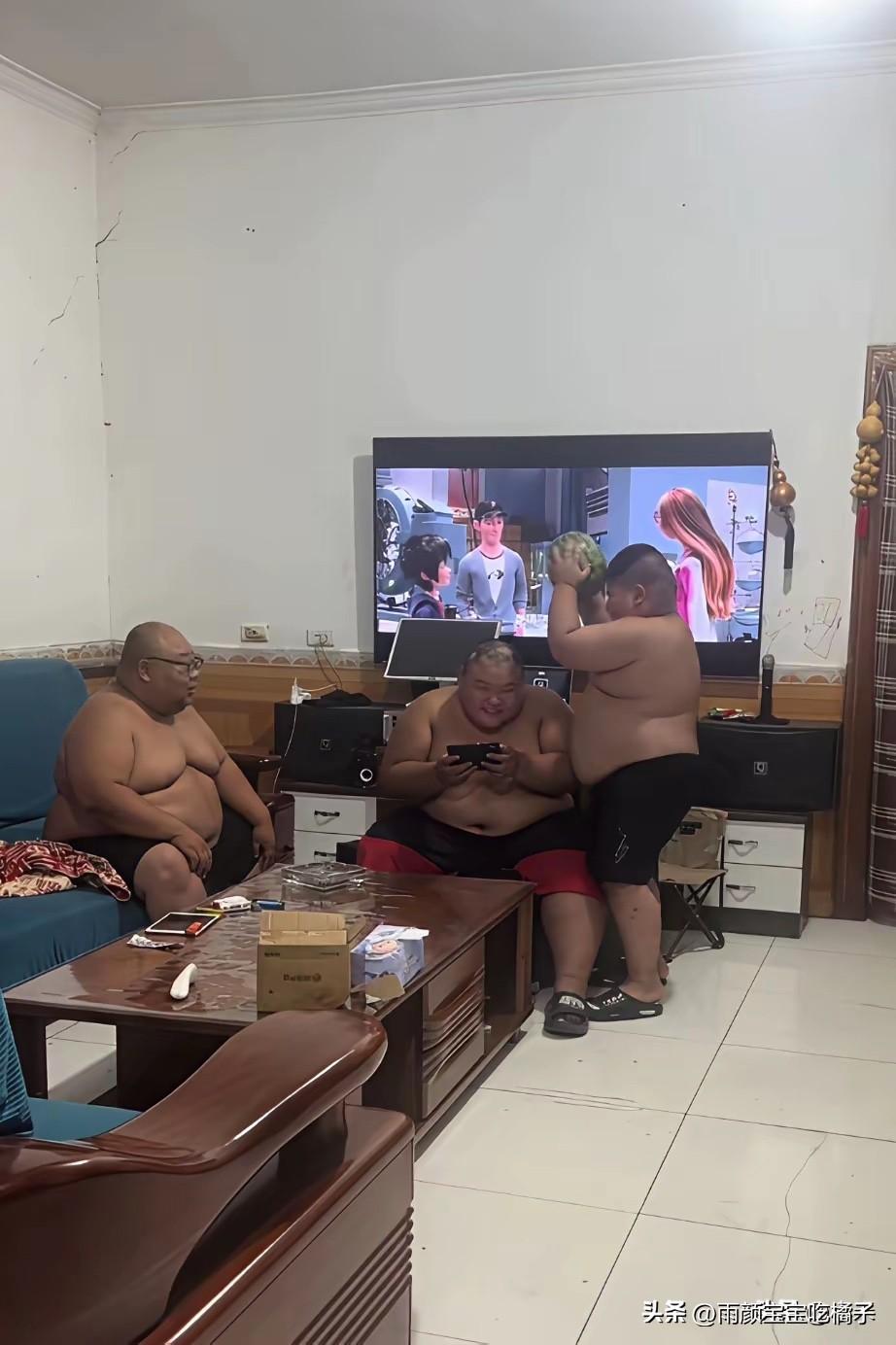 不怪大叔一脸幸福，换谁都一样！
