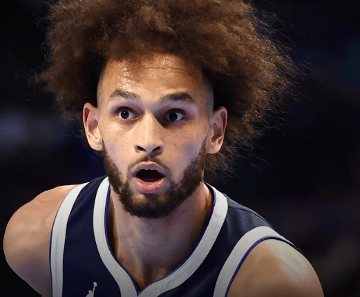 独行侠官方：莱夫利成功接受右脚手术，赛季报销