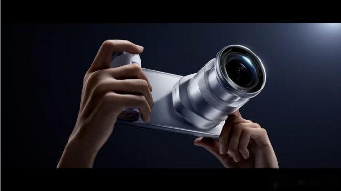 【华为睿影Z10发布：覆盖 24-240mm 焦段支持 10 倍连续光学变焦，为