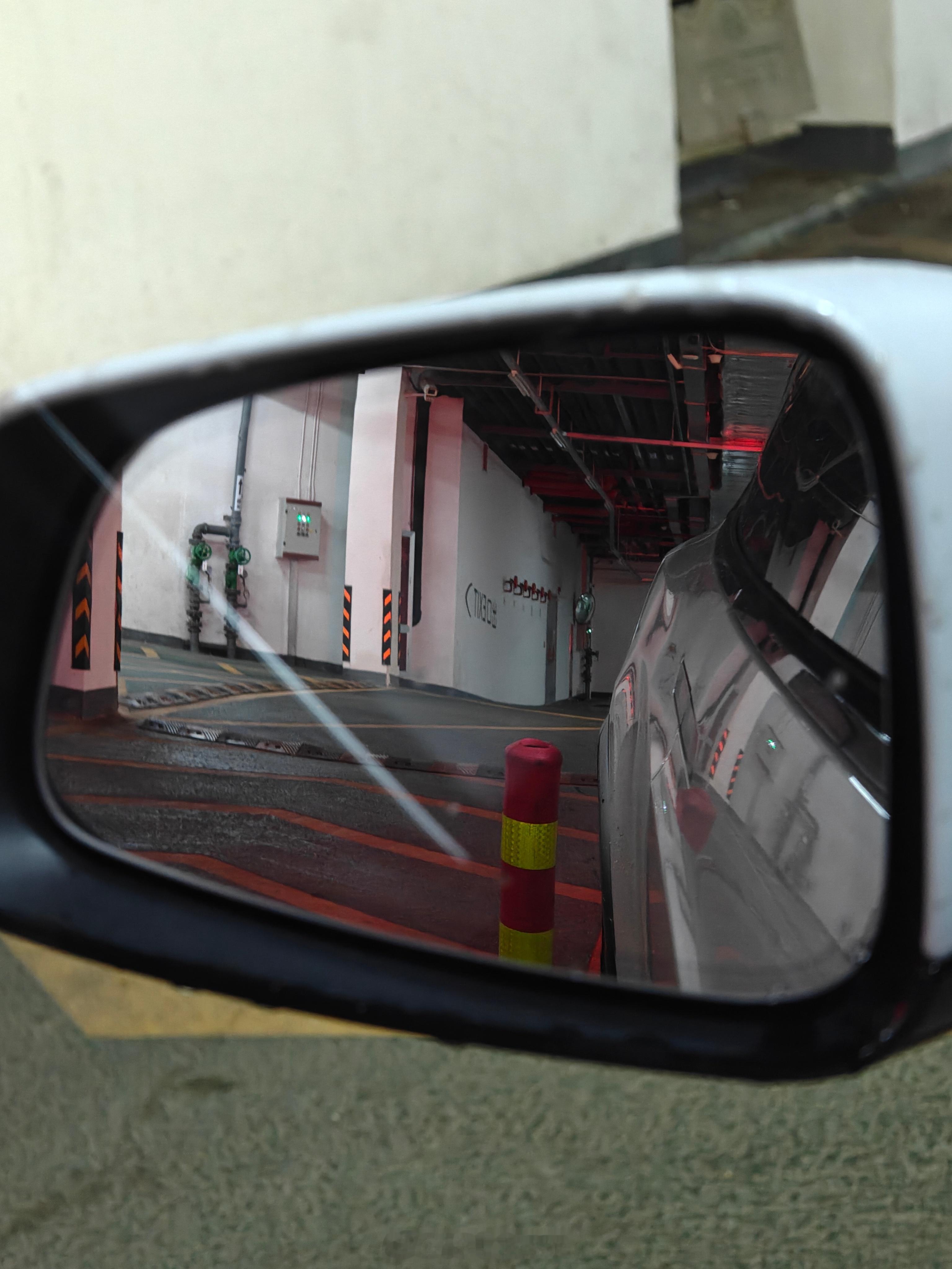 巨型驾驶机器，练就出色车技。 ​​​