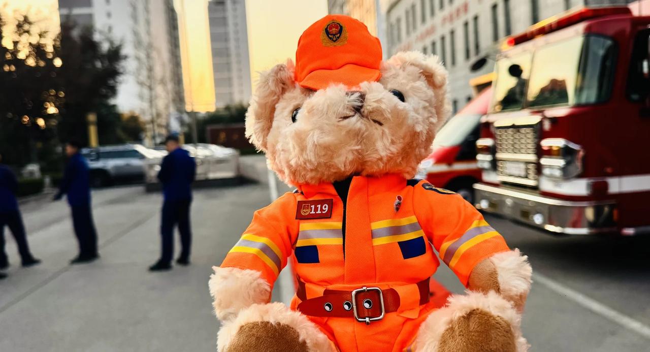 熊熊可爱 消防员可敬
消防员 消防员日常 安全防火人人有责 致敬消防员 我心中的