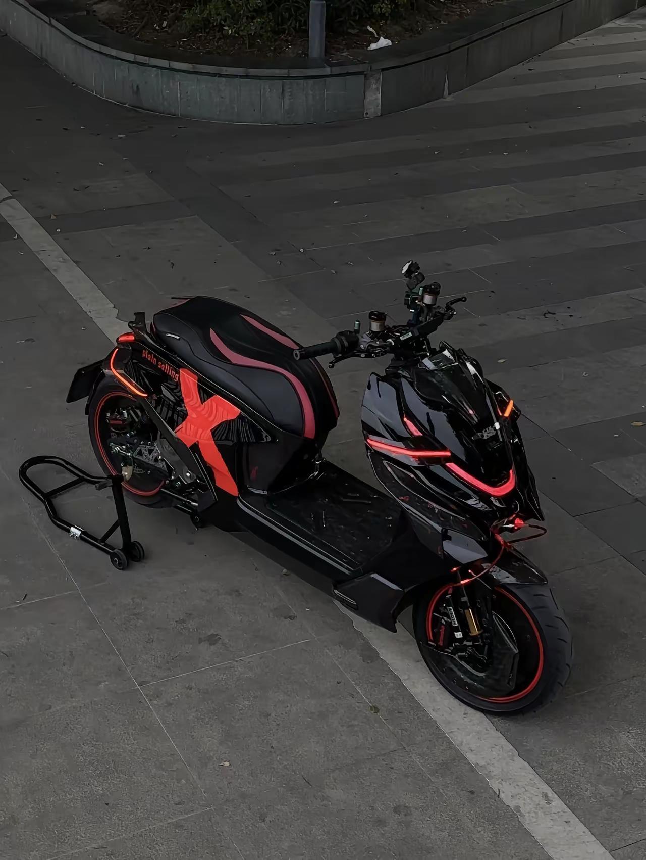 姿态回头率高，才是玩车的乐趣，电摩 极核