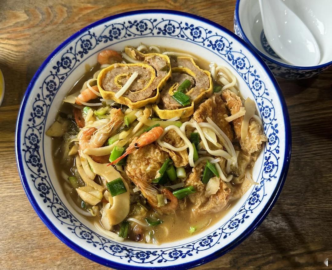 料足味鲜，一口吃下满满的烟火幸福感。 