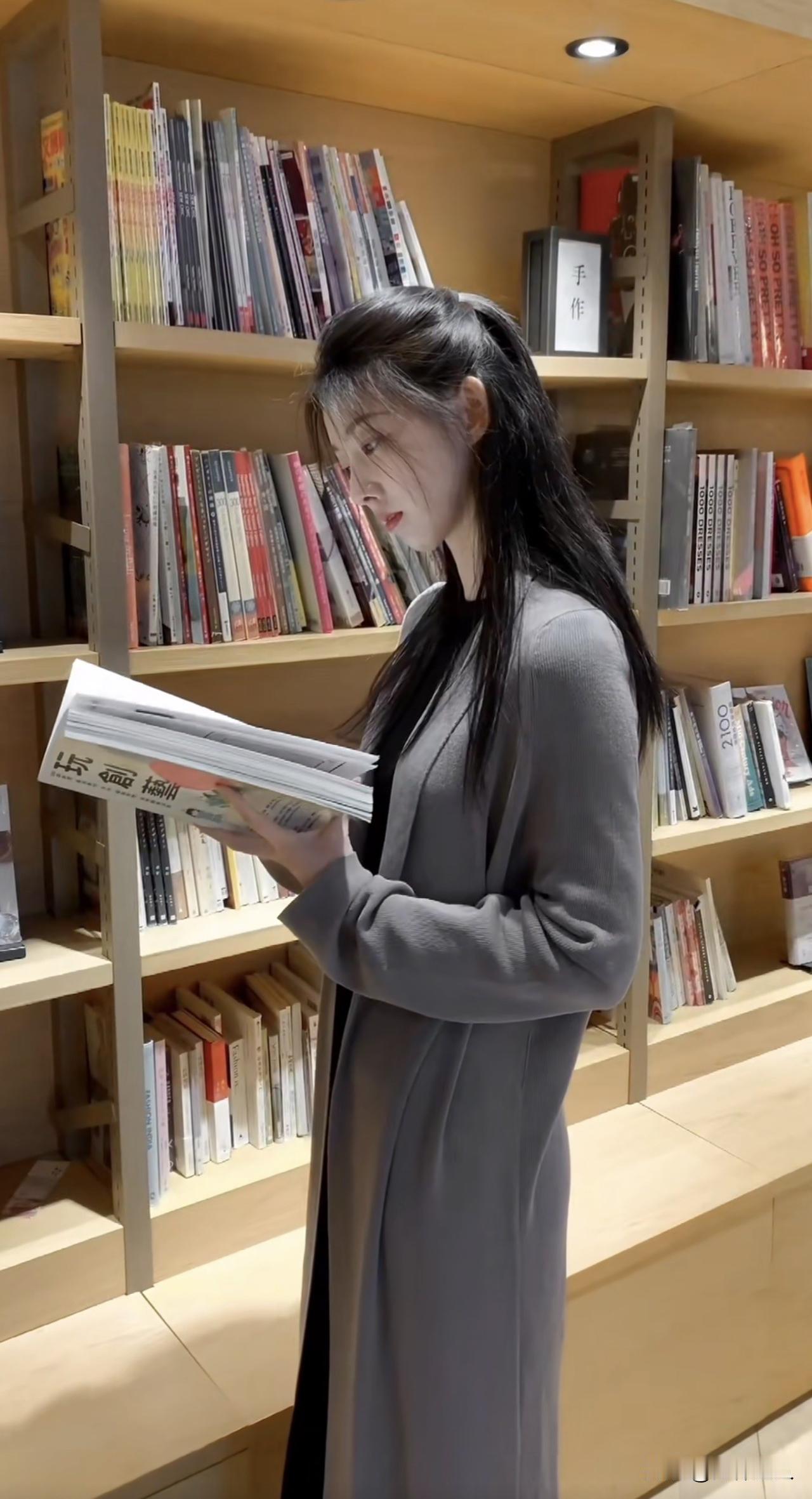 新思维，听“话”，不如阅“字”

在这个人人皆可执麦、句句欲称真理的时代，“讲道