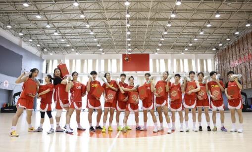 厉兵秣马 中国女篮全力备战！

3月4日，中国女篮将在长沙迎战巴西女篮热身赛，为