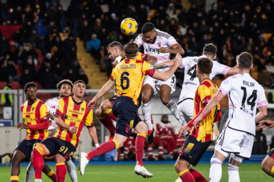 本赛季意甲球队在定位球（不含点球）进攻中xG值最高的球队：8.53 - 尤文图斯