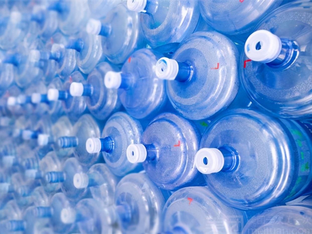 95后夫妻喝了4年大桶水，前后脚确诊肝癌，医生直言:无知害人不浅

“我们怎么就