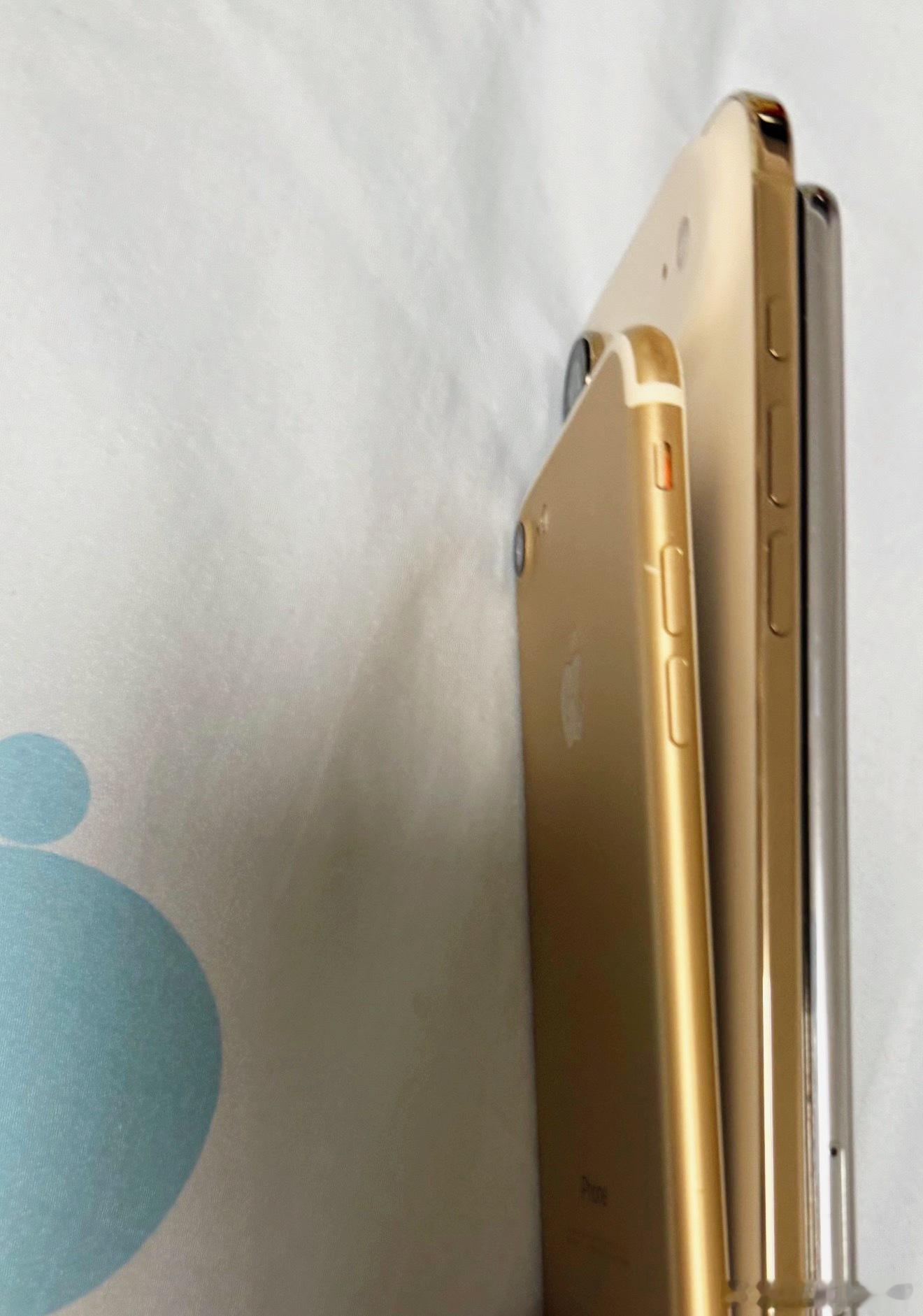 很多人都说iPhone Air像艺术品就像很多人忘了其实这是10年前手机正常的厚
