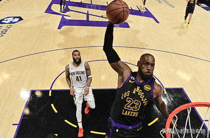 詹姆斯全场12中8，三分5中1得到21分7篮板7助攻2盖帽

3月4日消息，湖人