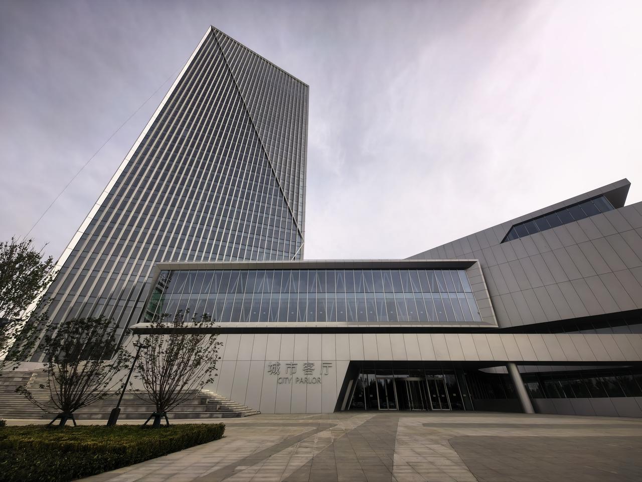 石家庄“城市会客厅”来了！这进度我看傻了！
今早路过高铁片区我直接懵了，几个月没