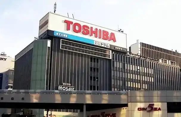 在美方的逼问下，日本针对台海冲突亮明态度，已向在台日企下通告。7月中旬，美国曾经